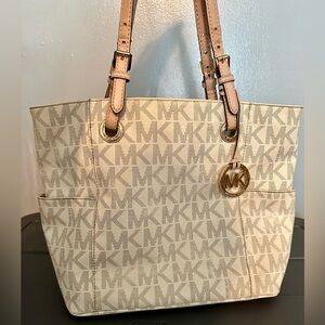 Michael Kors signature tote